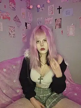 VelvetAlice online show from June 6, 2026, 8:47 pm