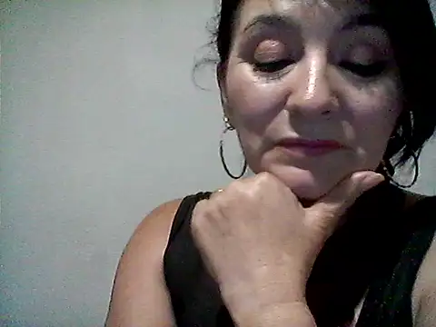 Snapshot of Anlly_garcia002 chatting on May 27, 2026, 1:57 am Anlly garcia002 online show from May 27, 2026, 1:57 am
