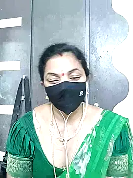 Snapshot of Leela_555 chatting on June 15, 2026, 7:13 pm Leela 555 online show from June 15, 2026, 7:13 pm