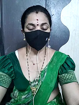 Snapshot of Leela_555 chatting on June 2, 2026, 6:35 am Leela 555 online show from June 2, 2026, 6:35 am