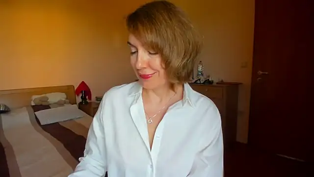 SummerLiza online show from June 17, 2026, 2:38 pm