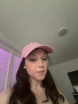 cynGoddess online show from May 27, 2026, 12:01 pm