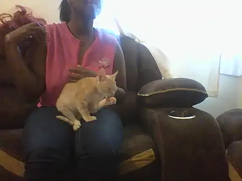 cynthiacb254 online show from May 22, 2026, 12:36 pm