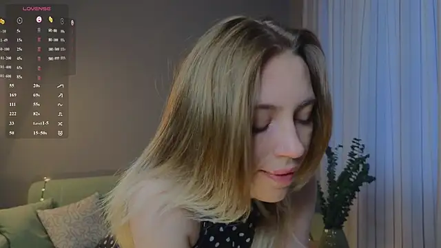 Snapshot of BlondeKelly chatting on June 21, 2026, 5:08 pm BlondeKelly online show from June 21, 2026, 5:08 pm