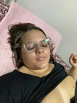 Laryssinha 69 online show from July 16, 2026, 8:17 pm