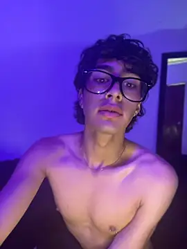 SantyFoxxs online show from July 10, 2026, 3:28 am
