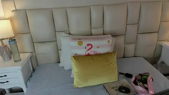 sarit  online show from June 11, 2026, 7:55 pm