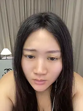 Luckysisi-s online show from June 20, 2026, 2:33 pm