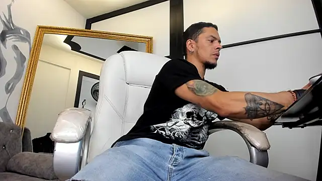 AntonyEvans online show from June 17, 2026, 4:01 am