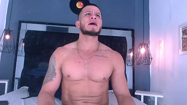 Maximiliano Stronge online show from June 17, 2026, 7:57 pm