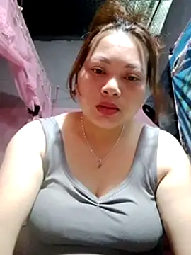 Snapshot of Qie_qir chatting on May 27, 2026, 11:56 pm Qie qir online show from May 27, 2026, 11:56 pm