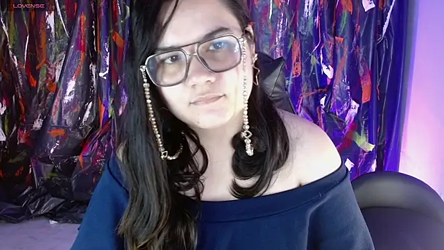 Snapshot of Miss__cherry_ chatting on May 27, 2026, 1:18 pm Miss cherry online show from May 27, 2026, 1:18 pm