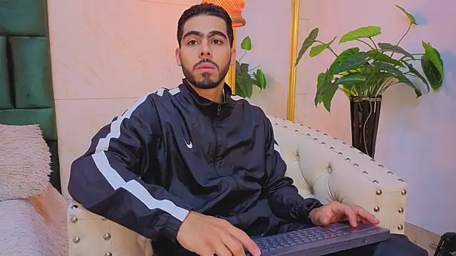 Snapshot of Jadiel_Stone chatting on June 10, 2026, 11:44 am Jadiel Stone online show from June 10, 2026, 11:44 am