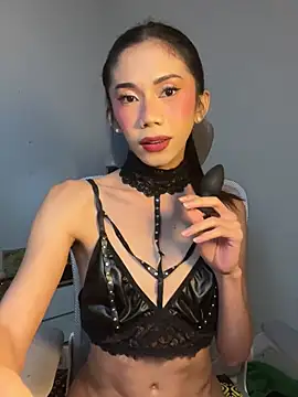 CassandraLovve online show from June 24, 2026, 6:28 pm