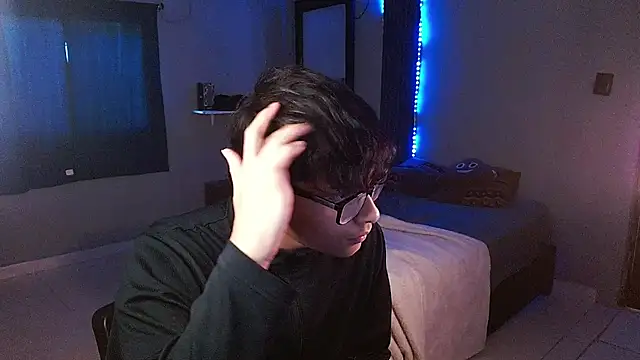 Mr yisuzz online show from June 26, 2026, 11:27 am