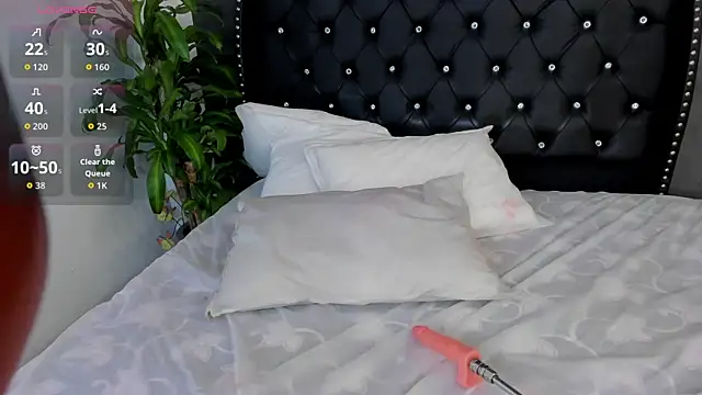 emmaalennox   online show from June 10, 2026, 7:37 pm