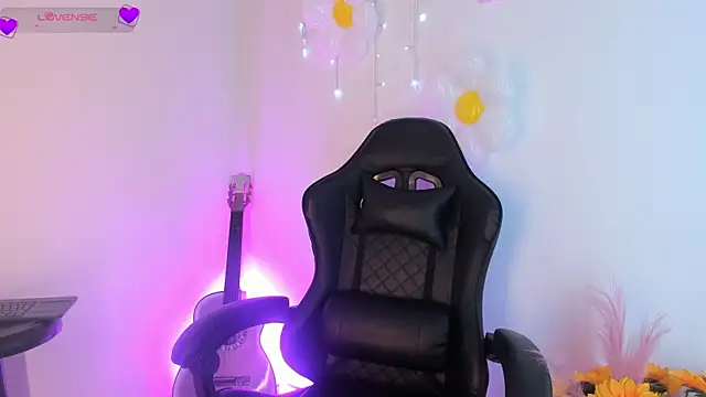 -Macarron- online show from July 21, 2026, 2:58 am