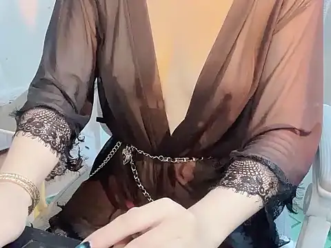 -Naomii  online show from July 3, 2026, 12:39 am