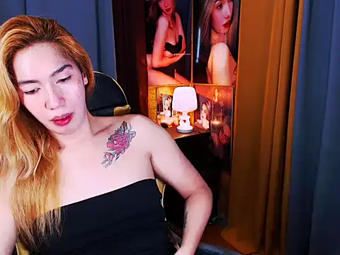 Snapshot of sexynaughtychristinaxx chatting on May 26, 2026, 6:00 am sexynaughtychristinaxx online show from May 26, 2026, 6:00 am