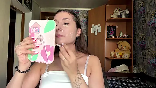 HoneyKittyk online show from July 16, 2026, 9:39 am