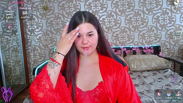 Snapshot of ElisesMuse chatting on July 15, 2026, 12:01 pm ElisesMuse online show from July 15, 2026, 12:01 pm
