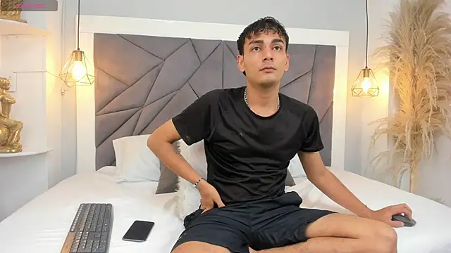 Snapshot of LiamBlake_ chatting on May 28, 2026, 5:48 am LiamBlake online show from May 28, 2026, 5:48 am