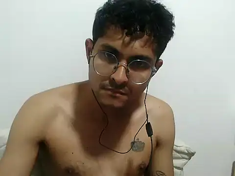 xanderlover online show from June 24, 2026, 11:46 pm