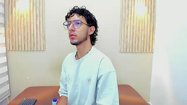 Snapshot of LEO_SANZ66 chatting on May 27, 2026, 12:12 pm LEO SANZ66 online show from May 27, 2026, 12:12 pm