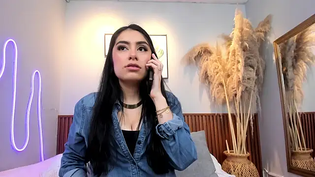 CARLA FERRERM online show from July 2, 2026, 9:32 pm