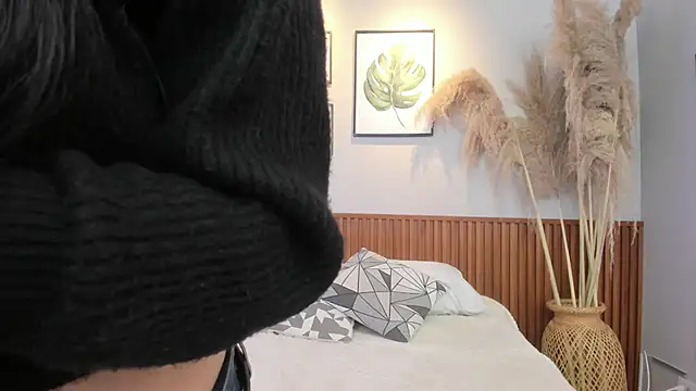 CARLA FERRERM online show from June 9, 2026, 8:32 pm