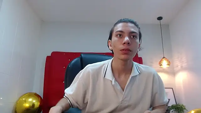 Julesx15 online show from May 27, 2026, 2:13 pm