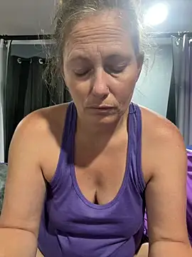 amberhotts2025 online show from June 24, 2026, 11:46 pm