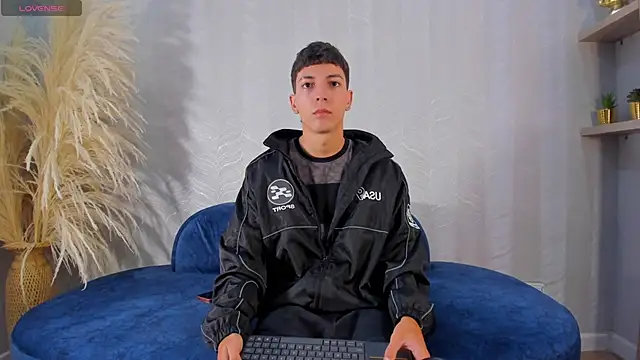 Gian Rossi online show from June 14, 2026, 2:18 pm