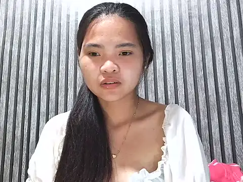 ClaritaMoore1 online show from May 27, 2026, 2:24 pm