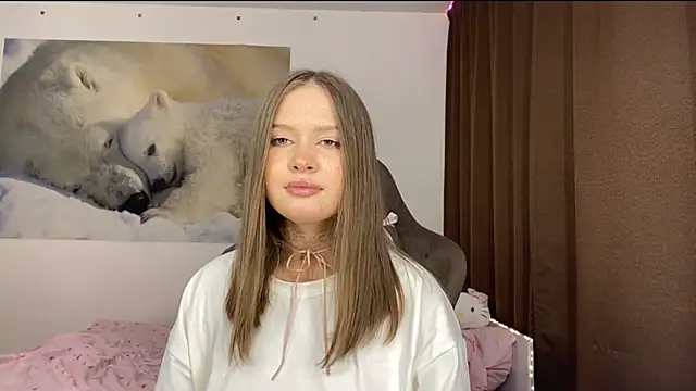 StefiMoon online show from May 26, 2026, 3:10 pm