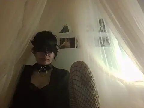 Nyx Nuit online show from June 12, 2026, 11:24 pm