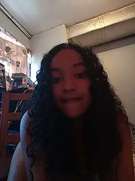 CarameloSweet online show from May 28, 2026, 8:04 pm