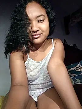 CarameloSweet online show from May 28, 2026, 3:14 am