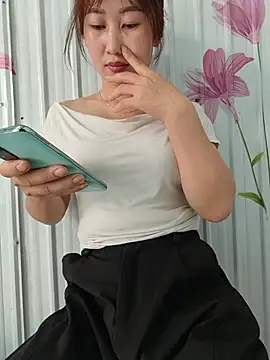 Ure sexy online show from June 17, 2026, 8:14 am