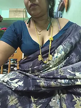 Tamil-kaviya98 online show from June 12, 2026, 6:16 pm