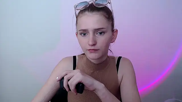 ViolaHot  online show from May 27, 2026, 8:54 am