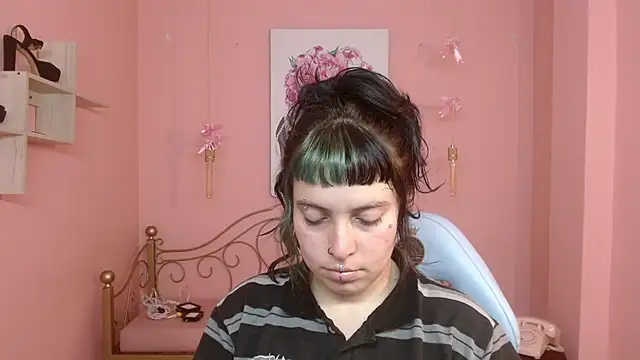 Snapshot of _sofia_smth_xx chatting on June 15, 2026, 1:22 pm sofia smth xx online show from June 15, 2026, 1:22 pm