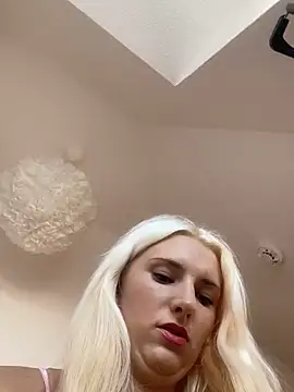 MimiLliiyy online show from July 1, 2026, 6:08 pm