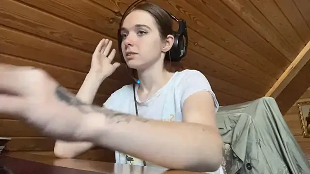 Snapshot of MariaLake chatting on July 14, 2026, 4:06 am MariaLake online show from July 14, 2026, 4:06 am