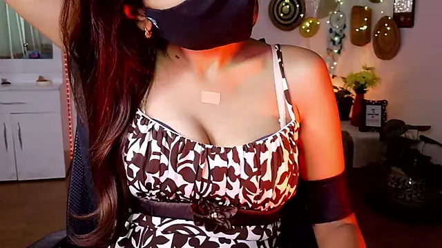Yalinahotty online show from May 29, 2026, 1:11 am