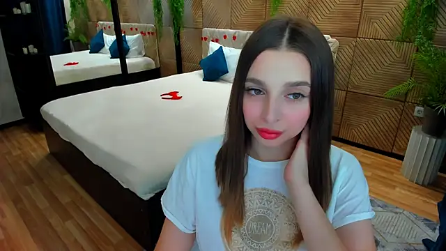 FlirtySpark online show from June 30, 2026, 7:25 pm