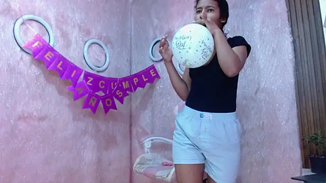 Snapshot of _QueenMarilyn chatting on July 11, 2026, 6:08 pm QueenMarilyn online show from July 11, 2026, 6:08 pm