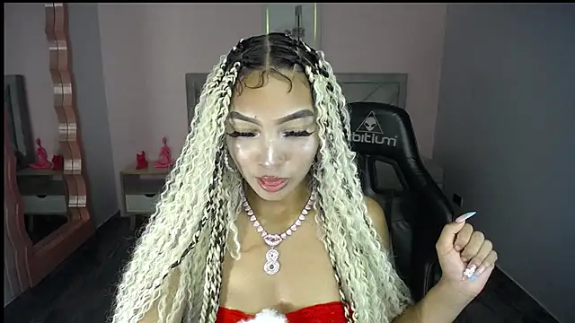 Snapshot of CamilaVixen_ch chatting on July 11, 2026, 8:20 pm CamilaVixen ch online show from July 11, 2026, 8:20 pm