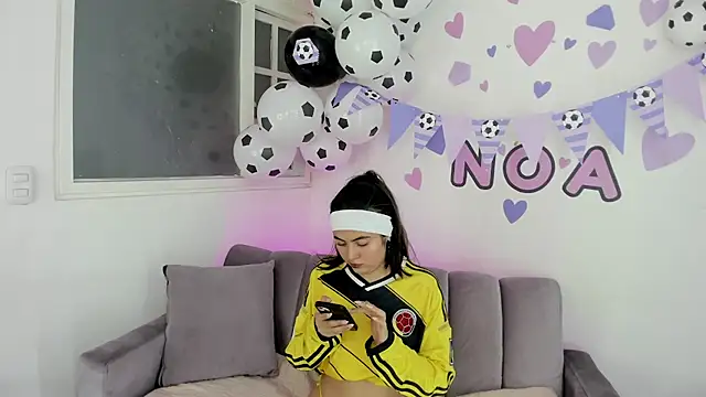 Noa bunny  online show from June 12, 2026, 9:34 pm