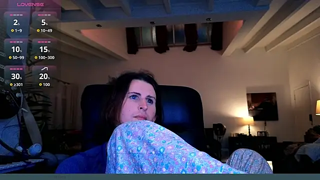 noellenoir online show from June 9, 2026, 4:35 am